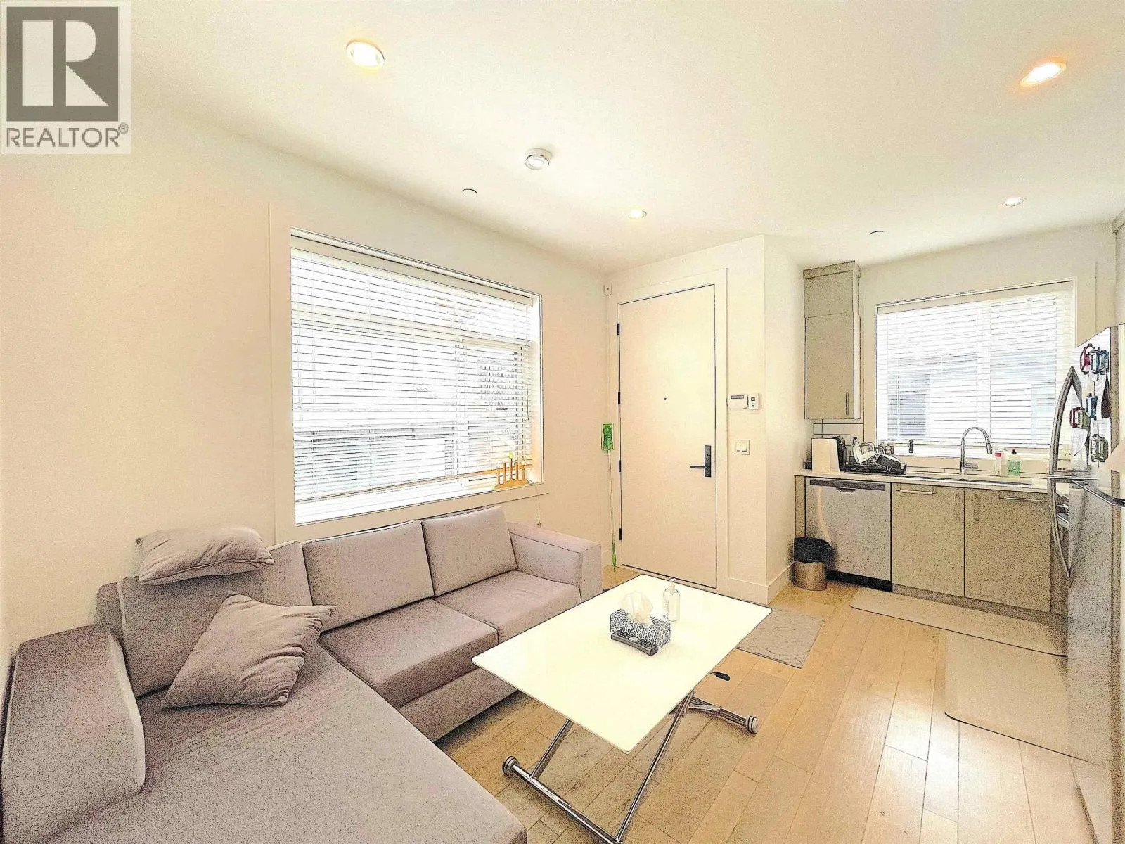 1633 SE MARINE DRIVE