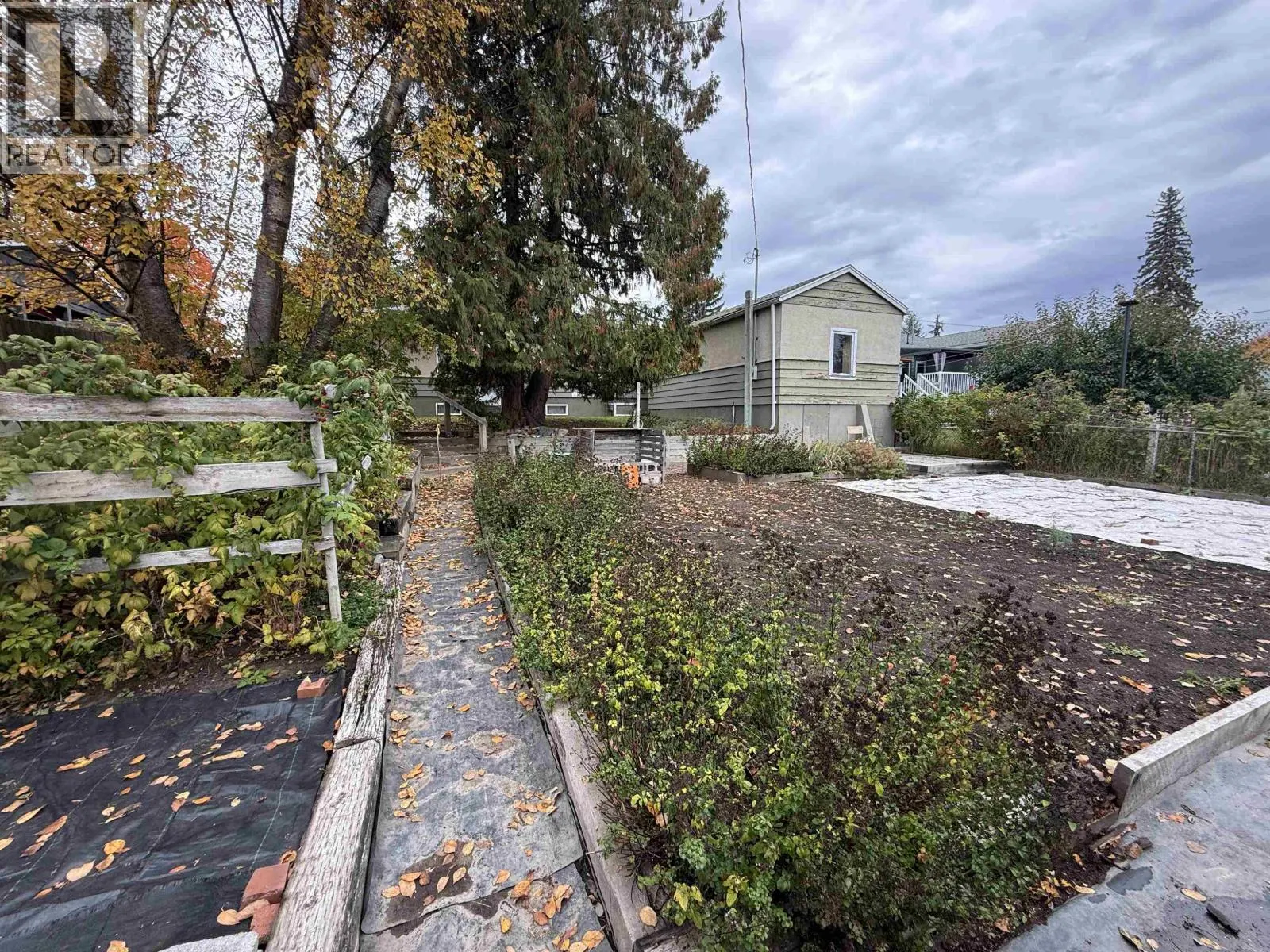 956 YORSTON AVENUE