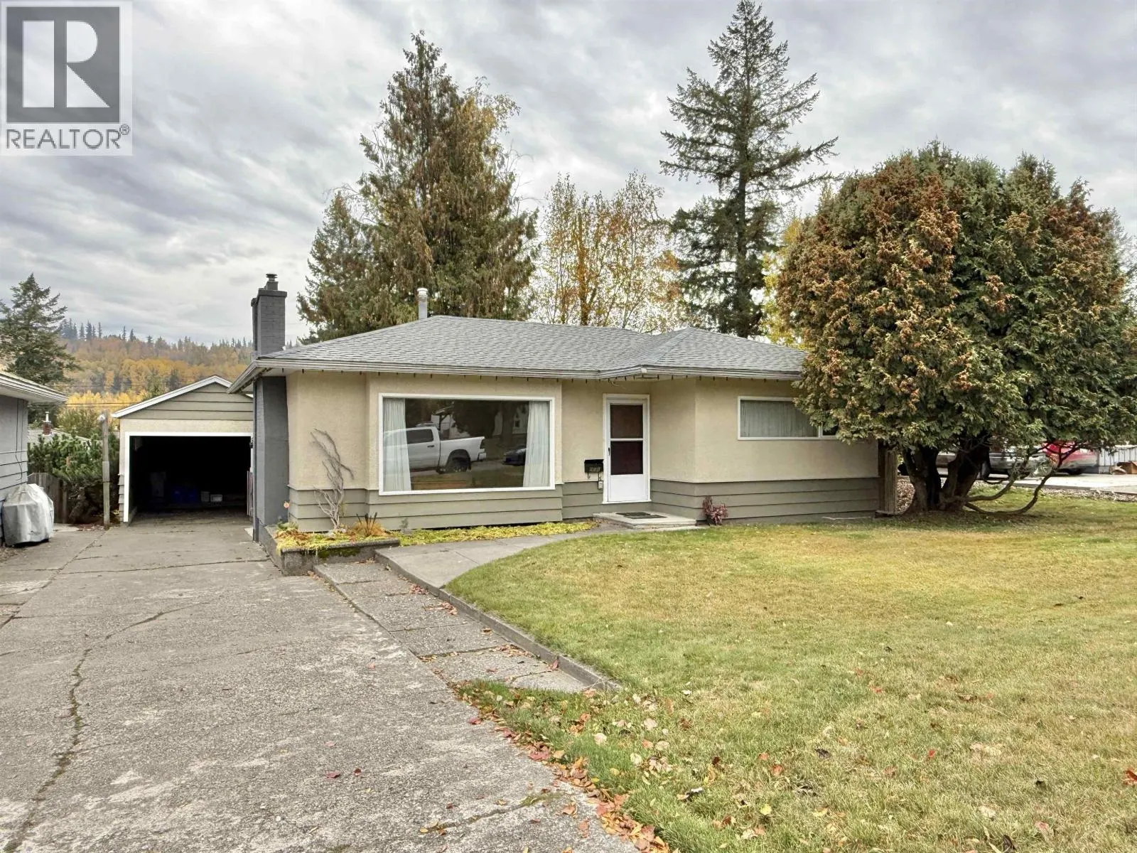 956 YORSTON AVENUE