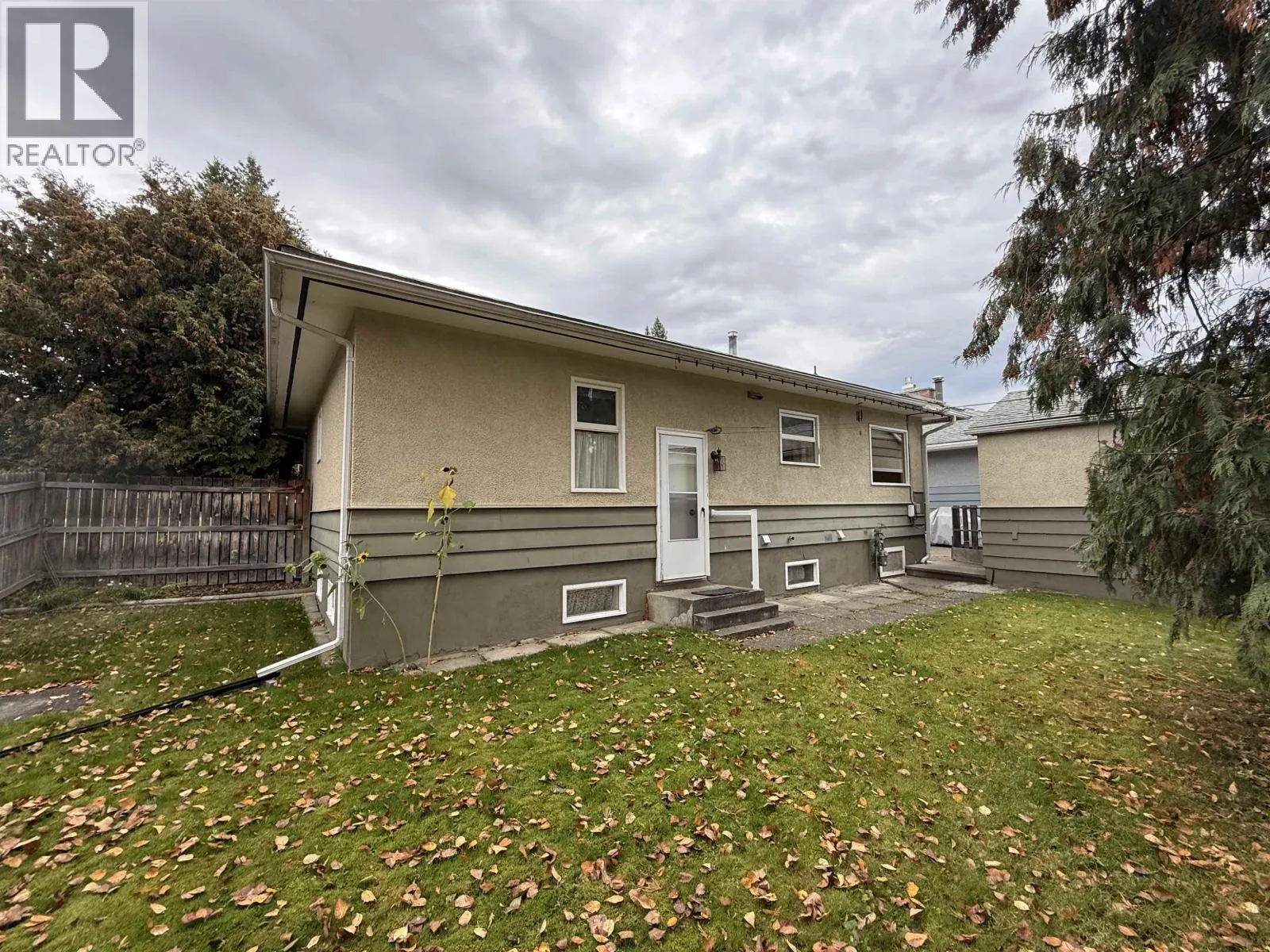 956 YORSTON AVENUE