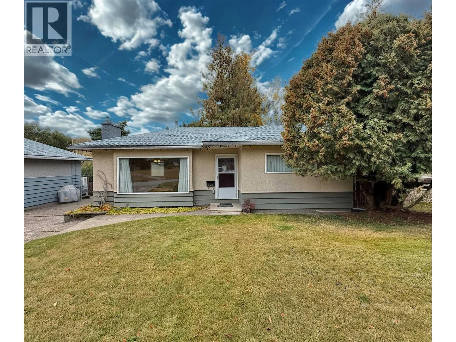 956 YORSTON AVENUE