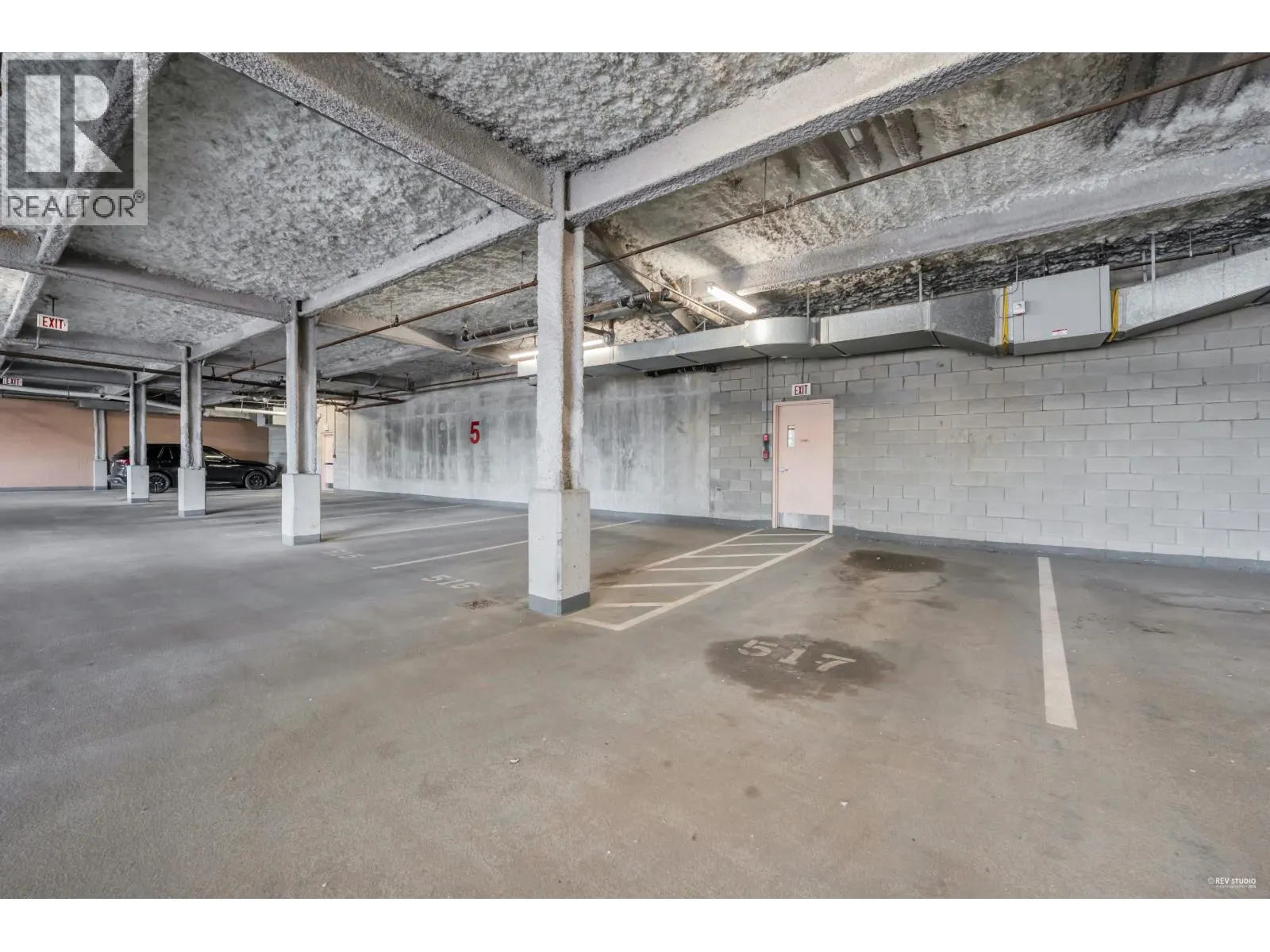 1202 8111 ANDERSON ROAD