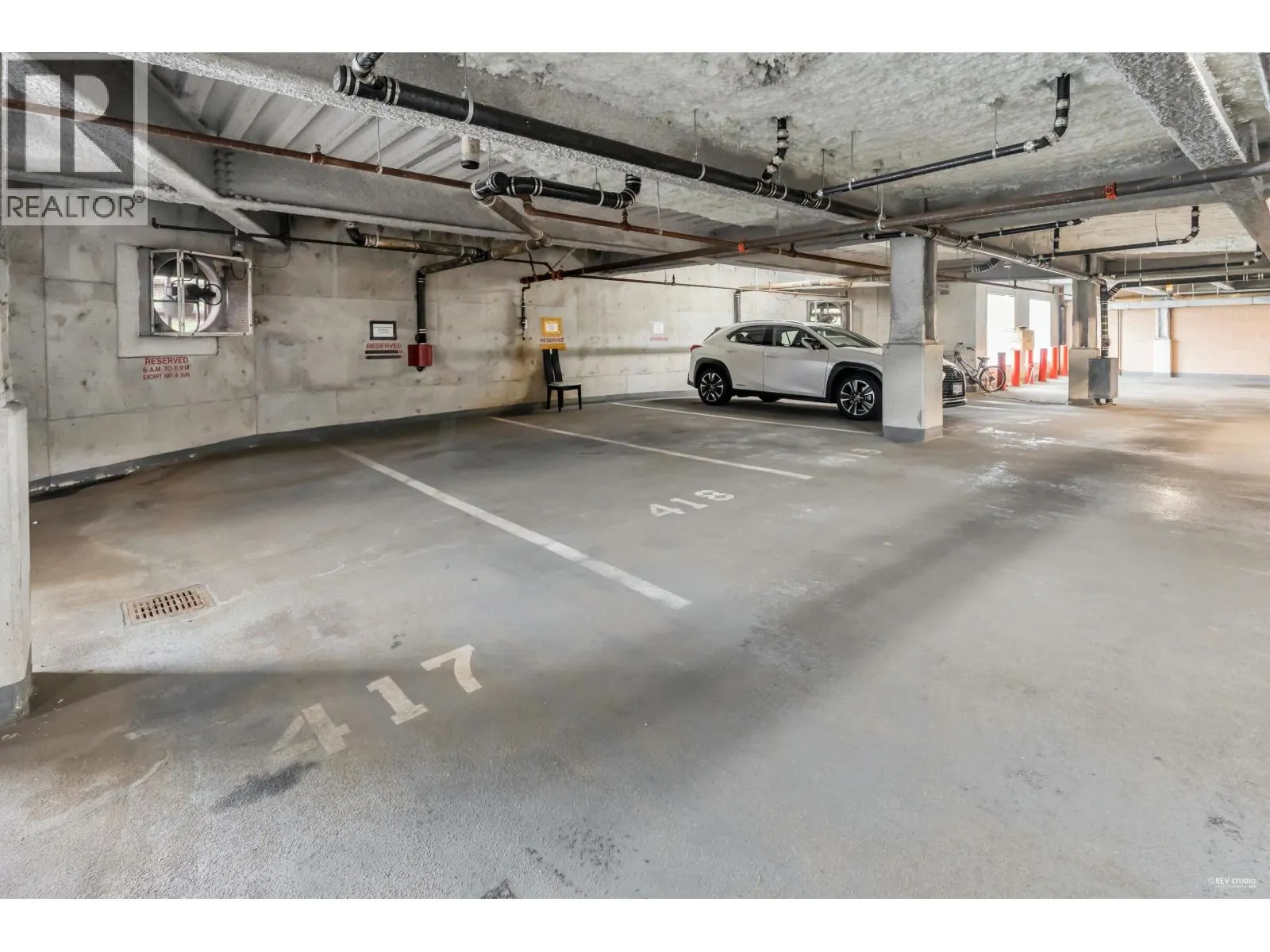 1202 8111 ANDERSON ROAD