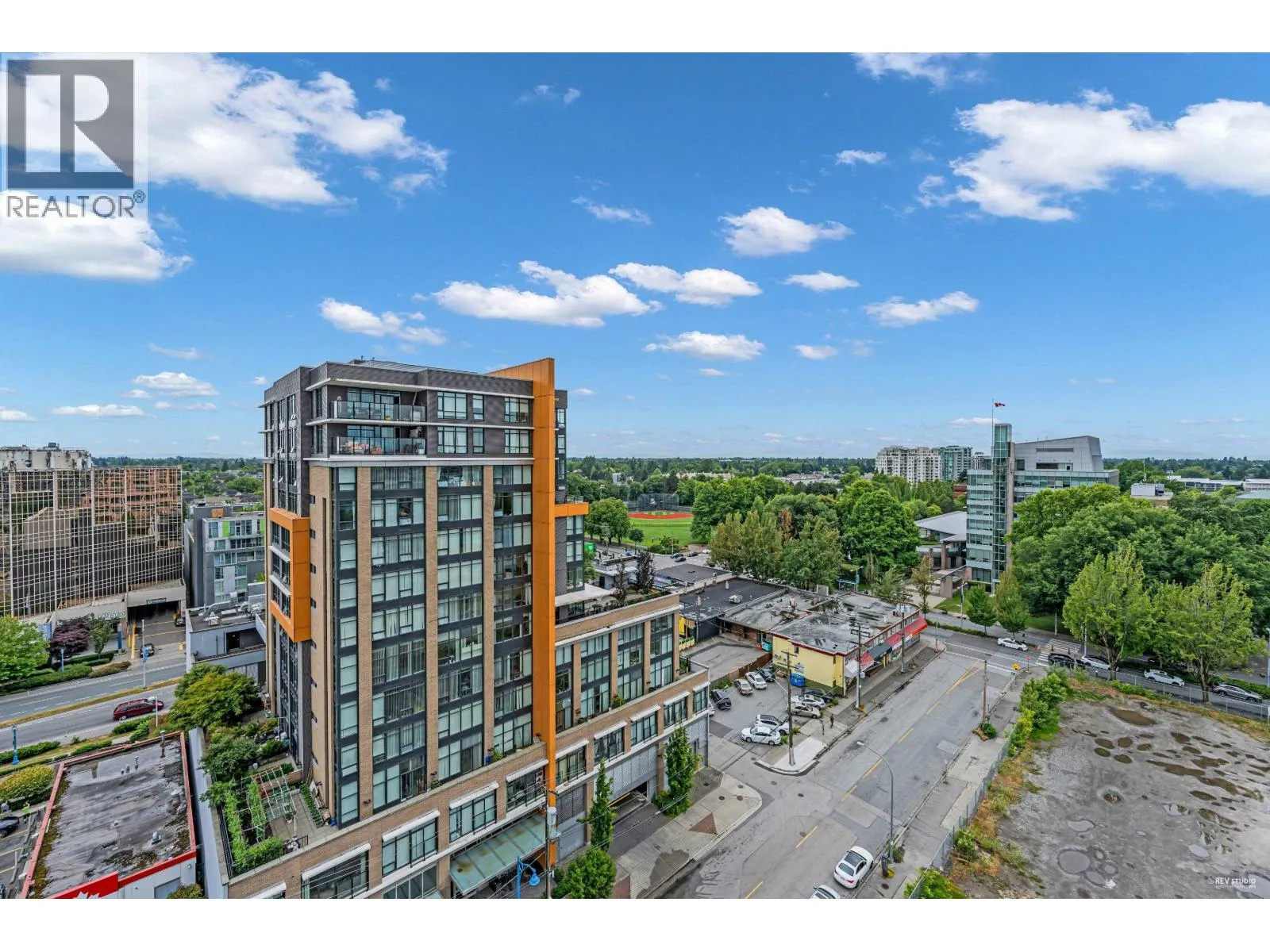 1202 8111 ANDERSON ROAD