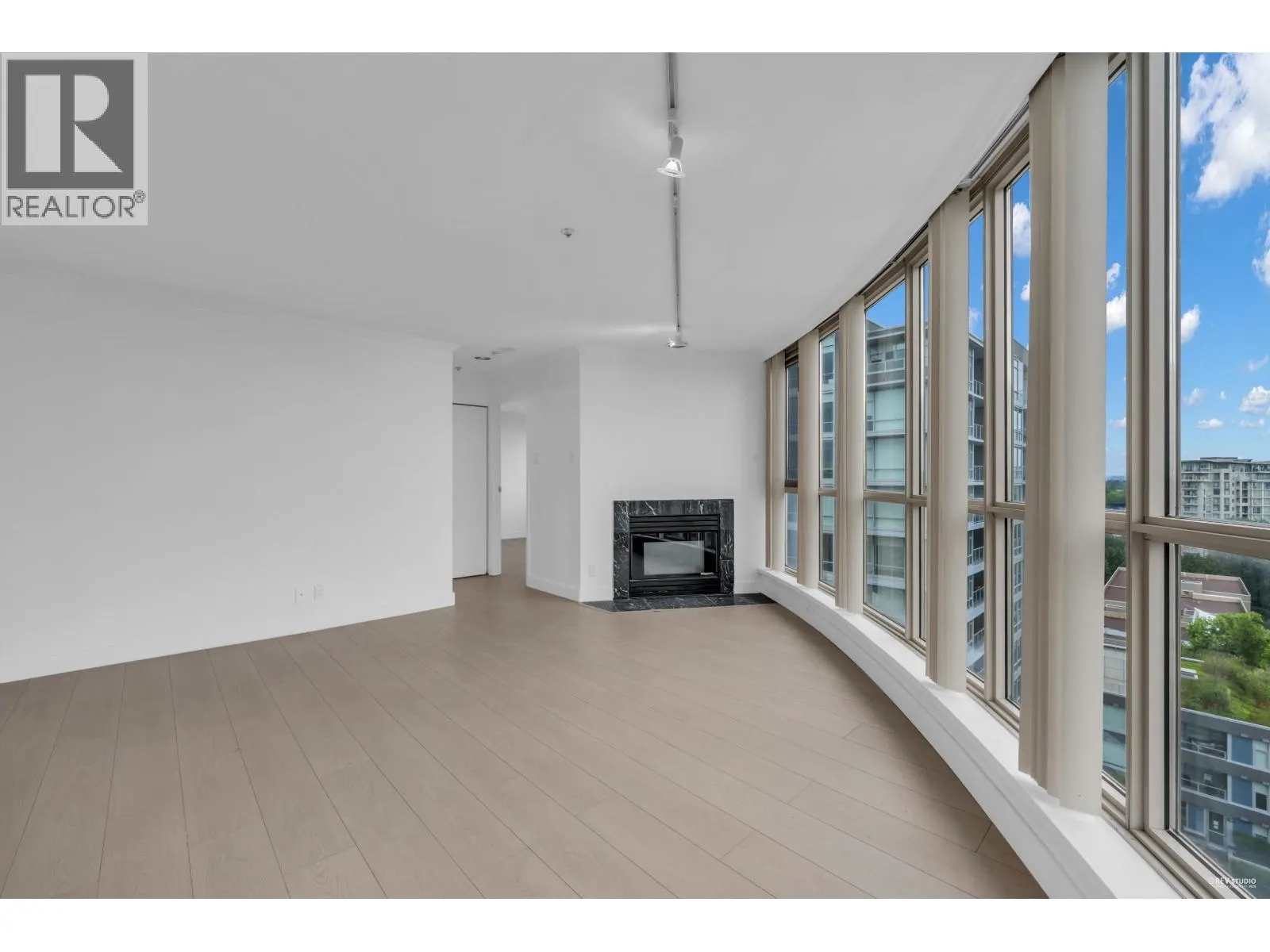 1202 8111 ANDERSON ROAD