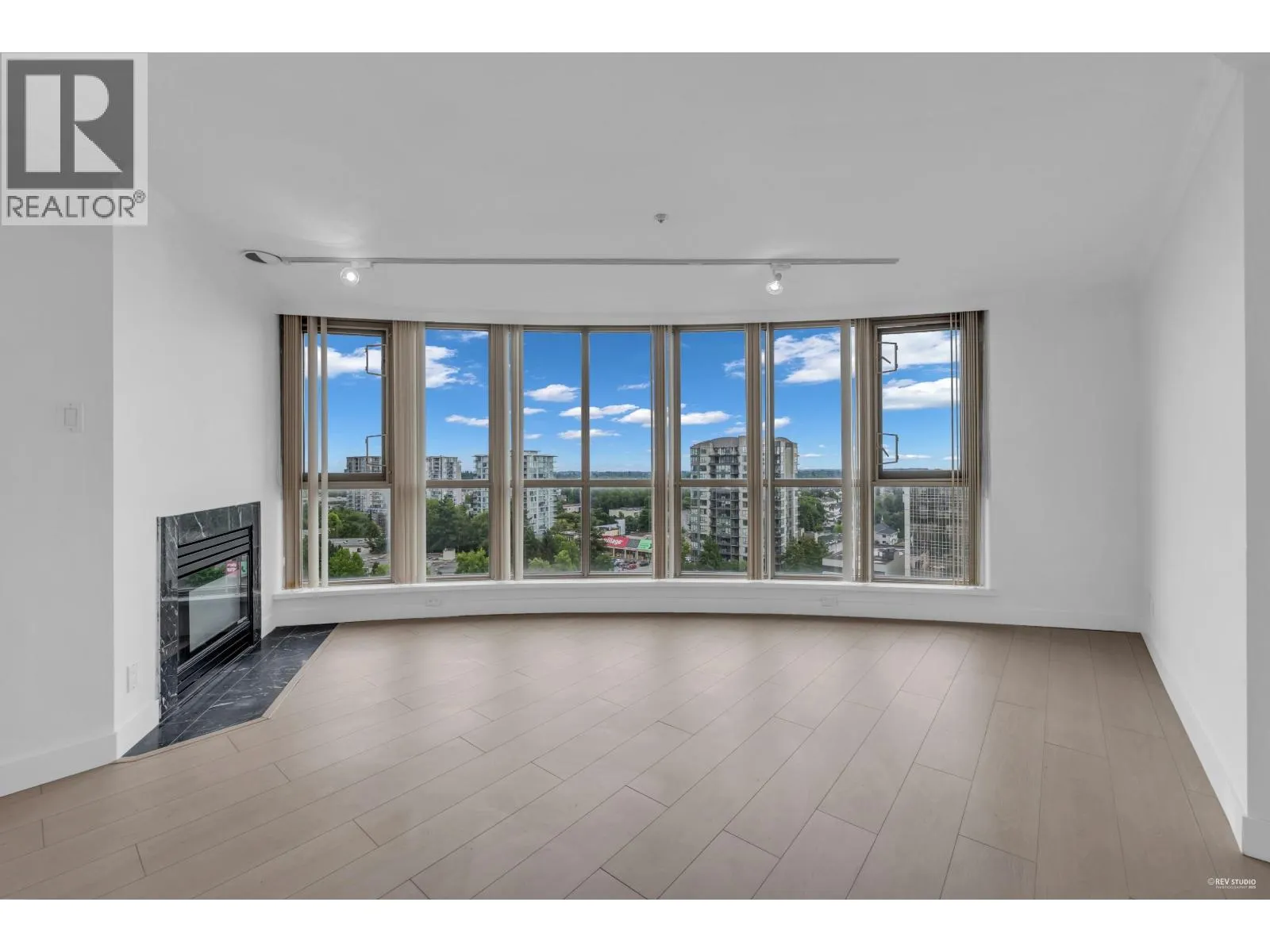 1202 8111 ANDERSON ROAD