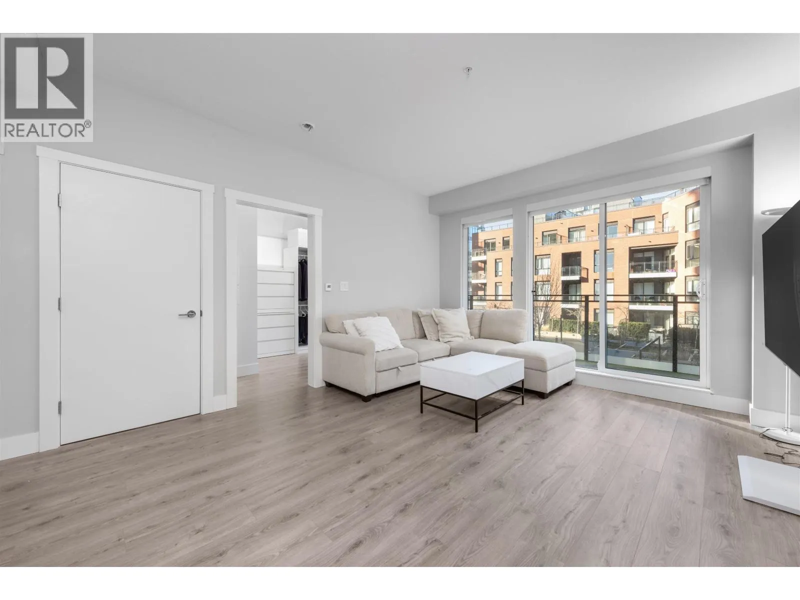 309 3588 SAWMILL CRESCENT