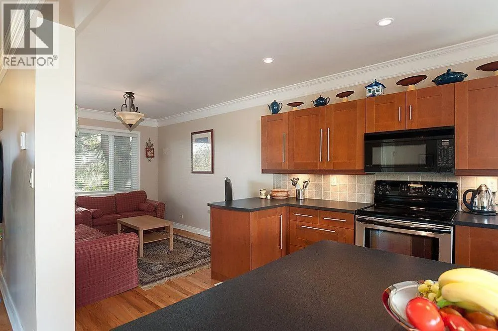115 W 43RD AVE