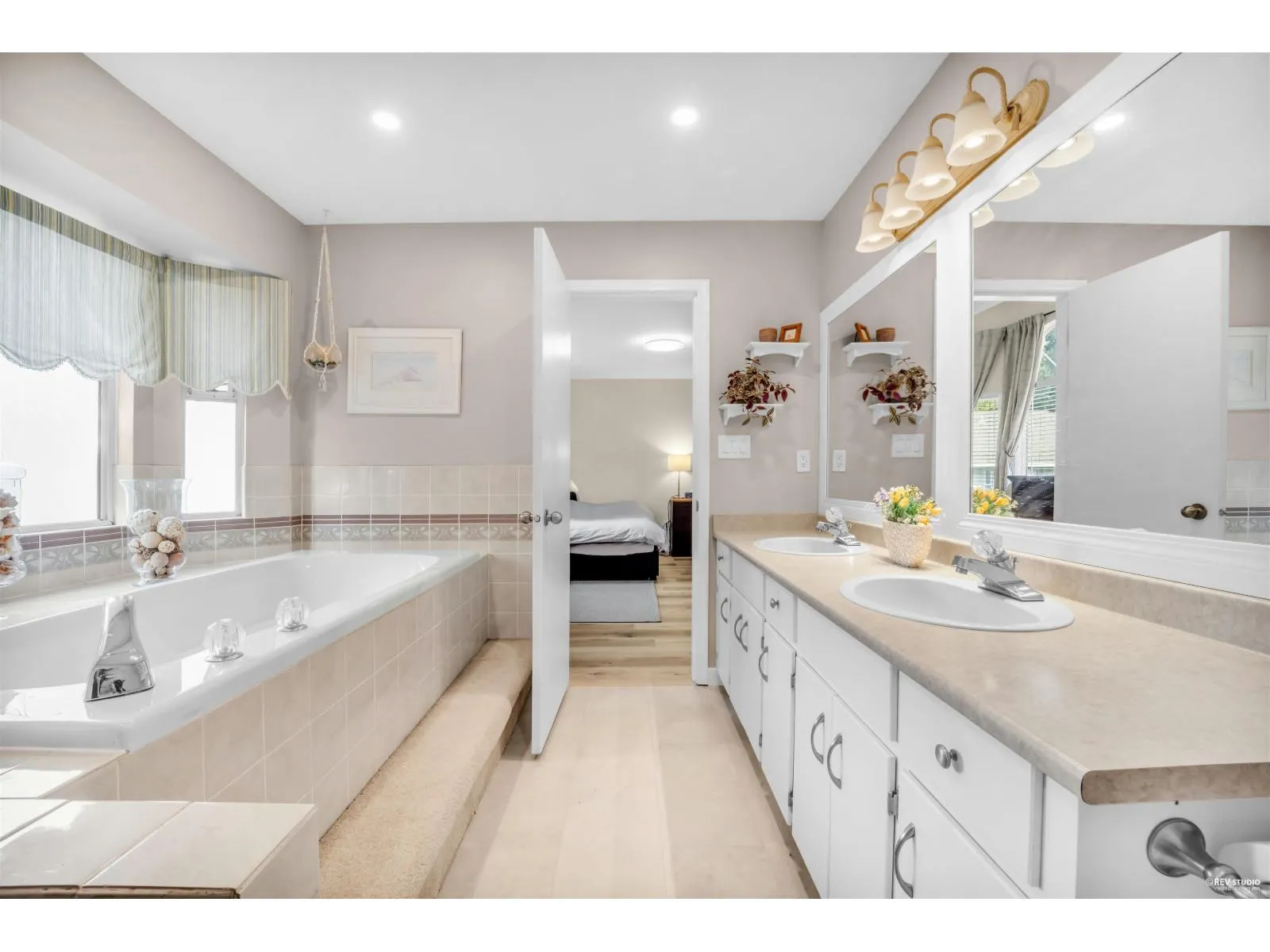 102 12044 S BOUNDARY DRIVE