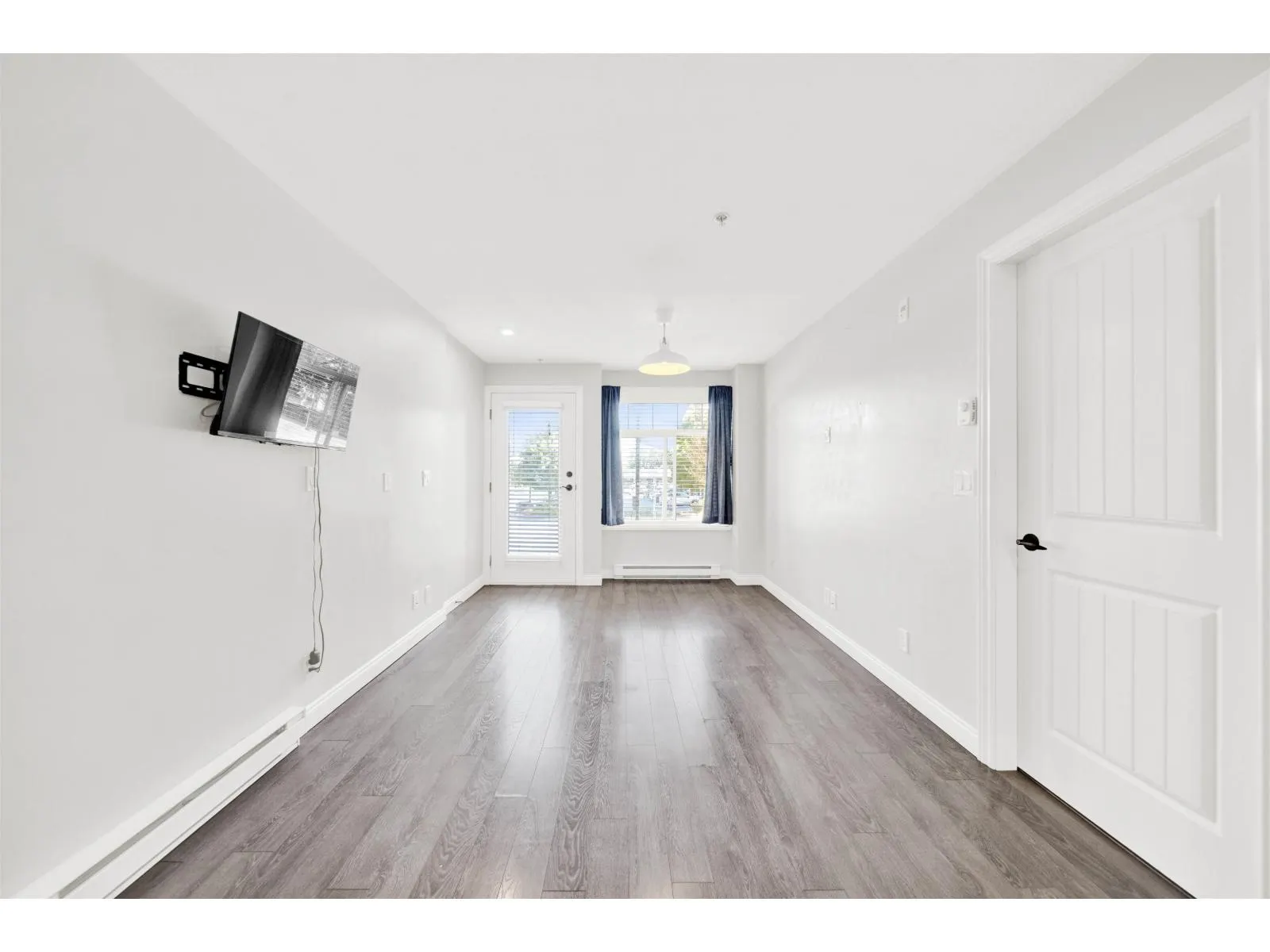 279 20180 FRASER HIGHWAY