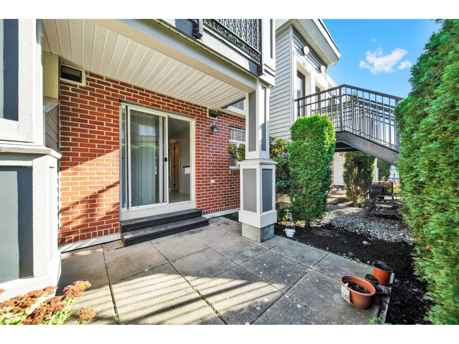 279 20180 FRASER HIGHWAY