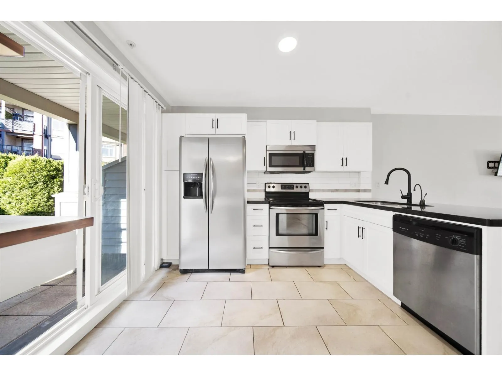 279 20180 FRASER HIGHWAY