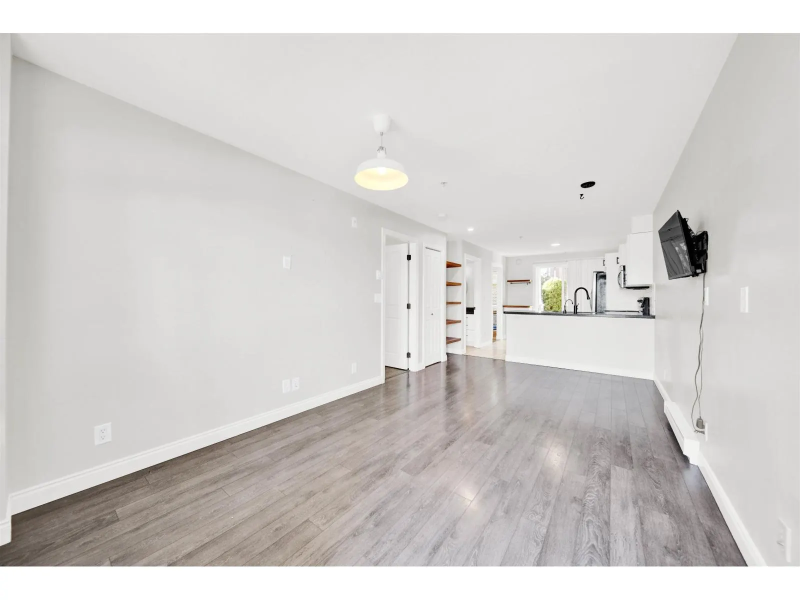 279 20180 FRASER HIGHWAY