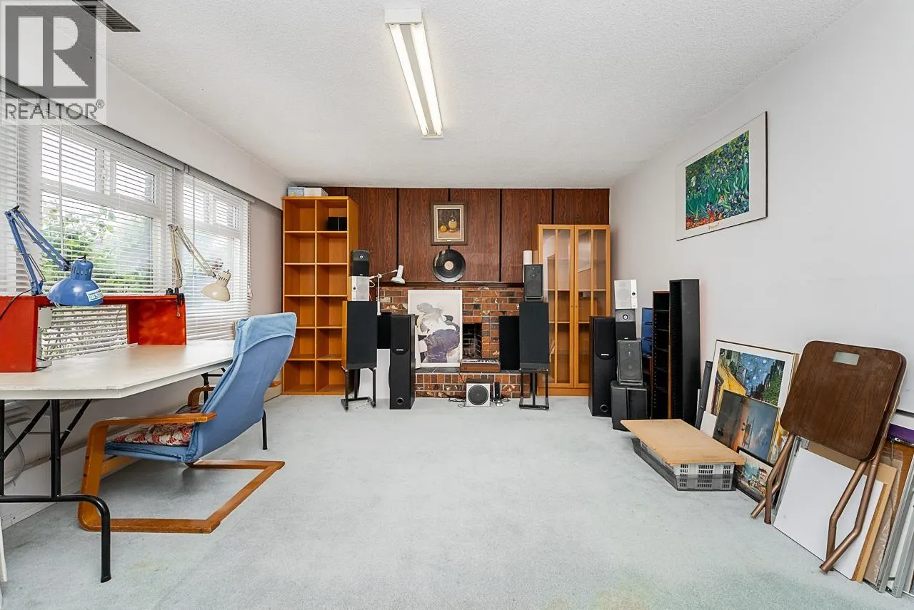 8391 RIDEAU DRIVE