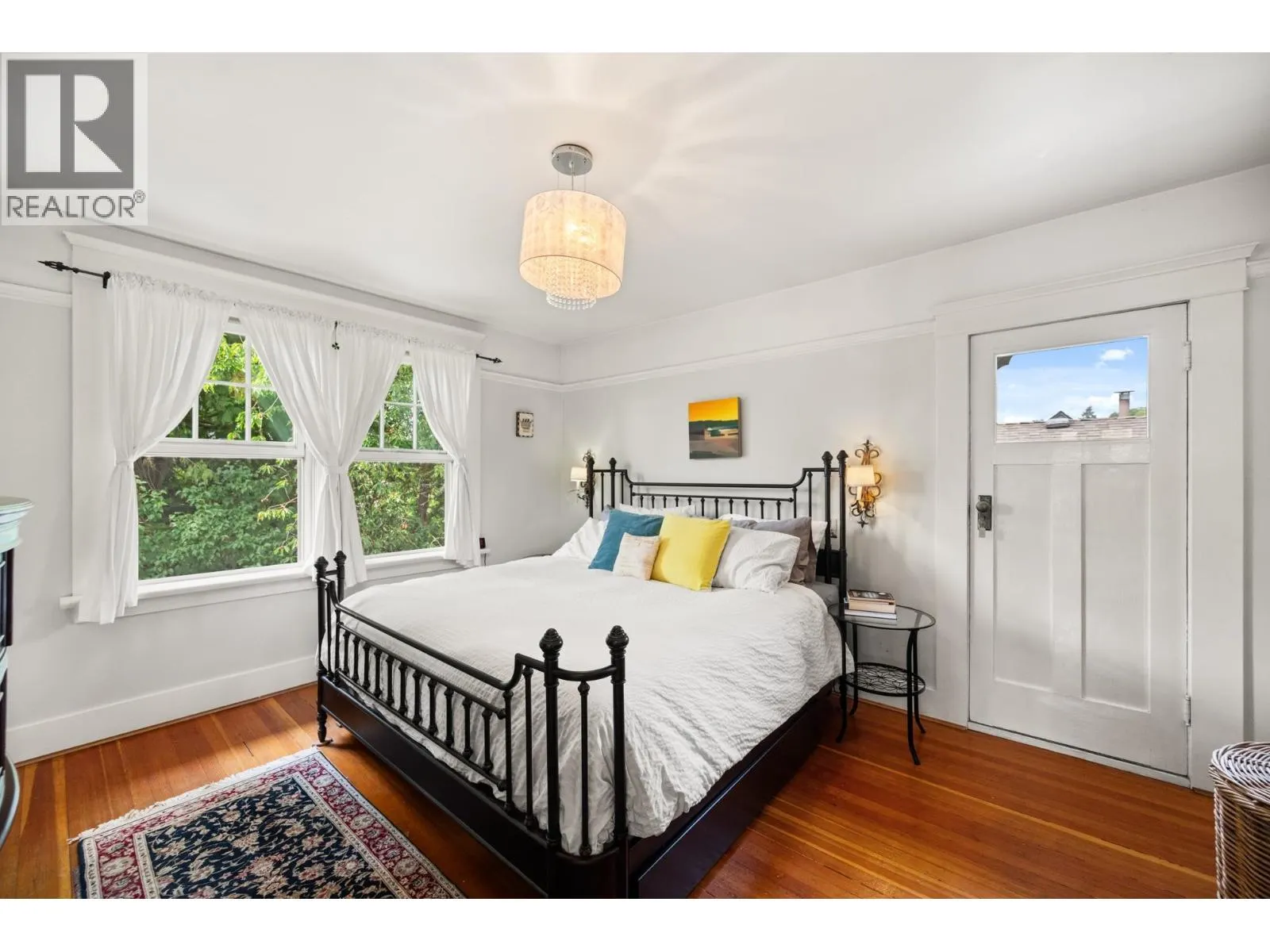 922 FIFTH STREET