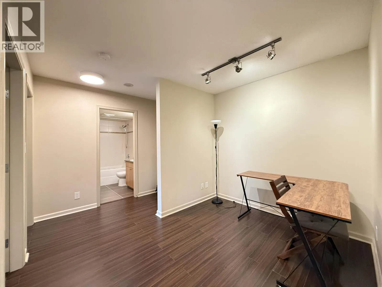 305 9232 UNIVERSITY CRESCENT