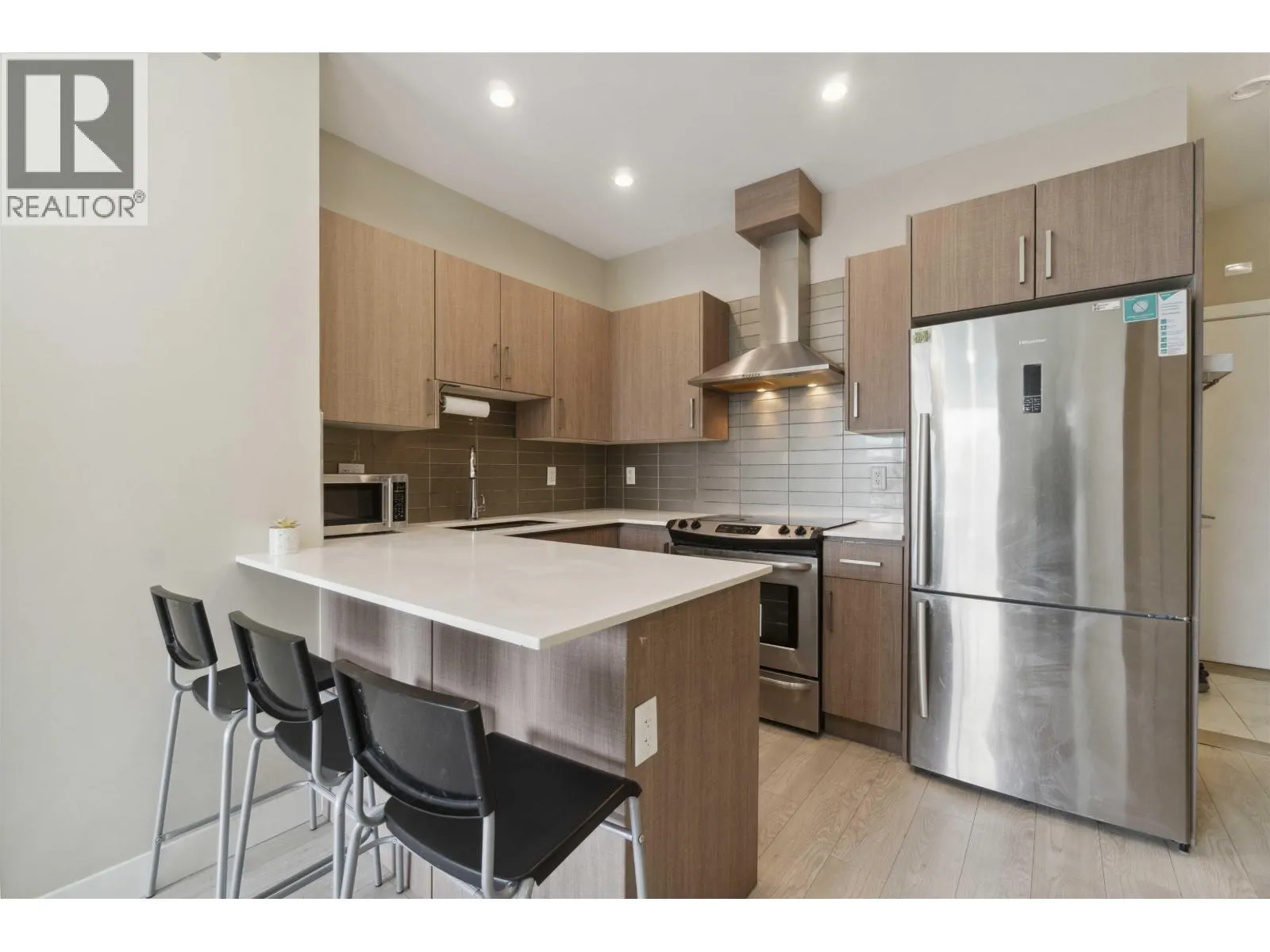 PH8 1838 RENFREW STREET