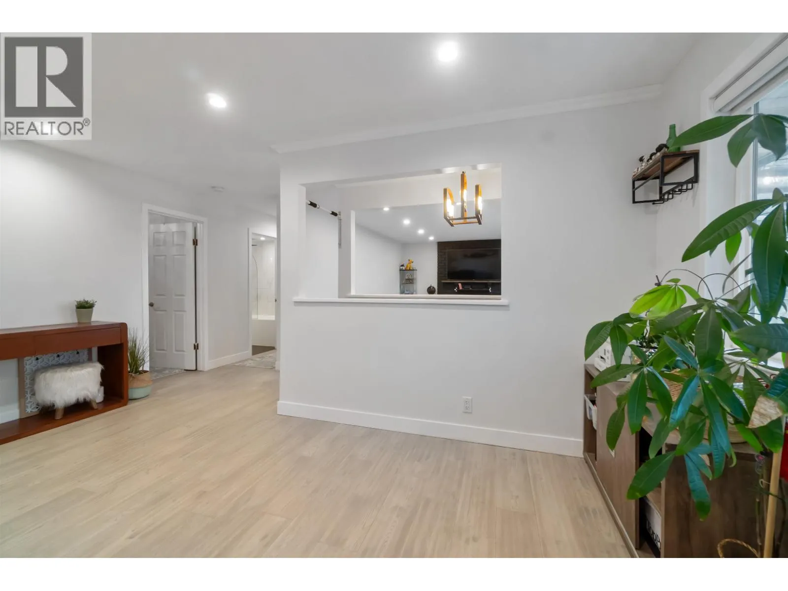 309 GLOUCESTER COURT
