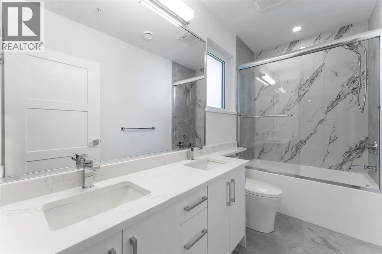 842 ST. DENIS AVENUE