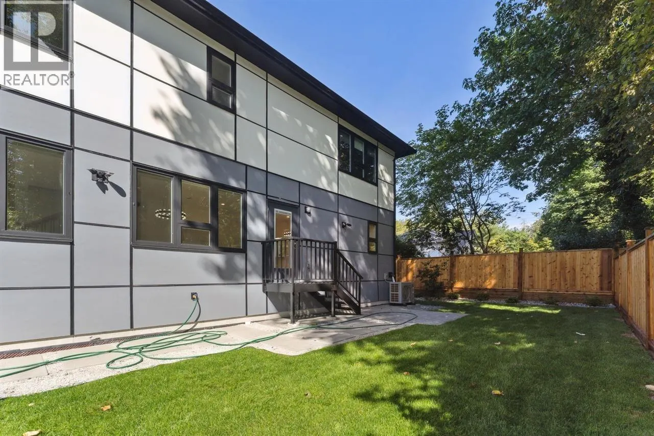 842 ST. DENIS AVENUE