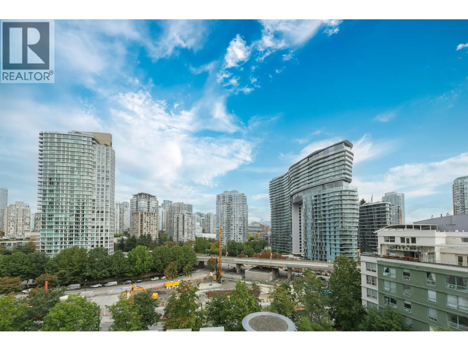 1101 1033 MARINASIDE CRESCENT