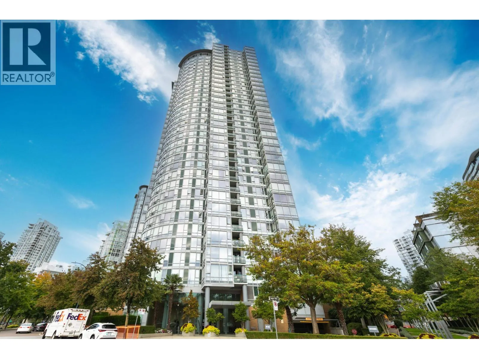 1101 1033 MARINASIDE CRESCENT