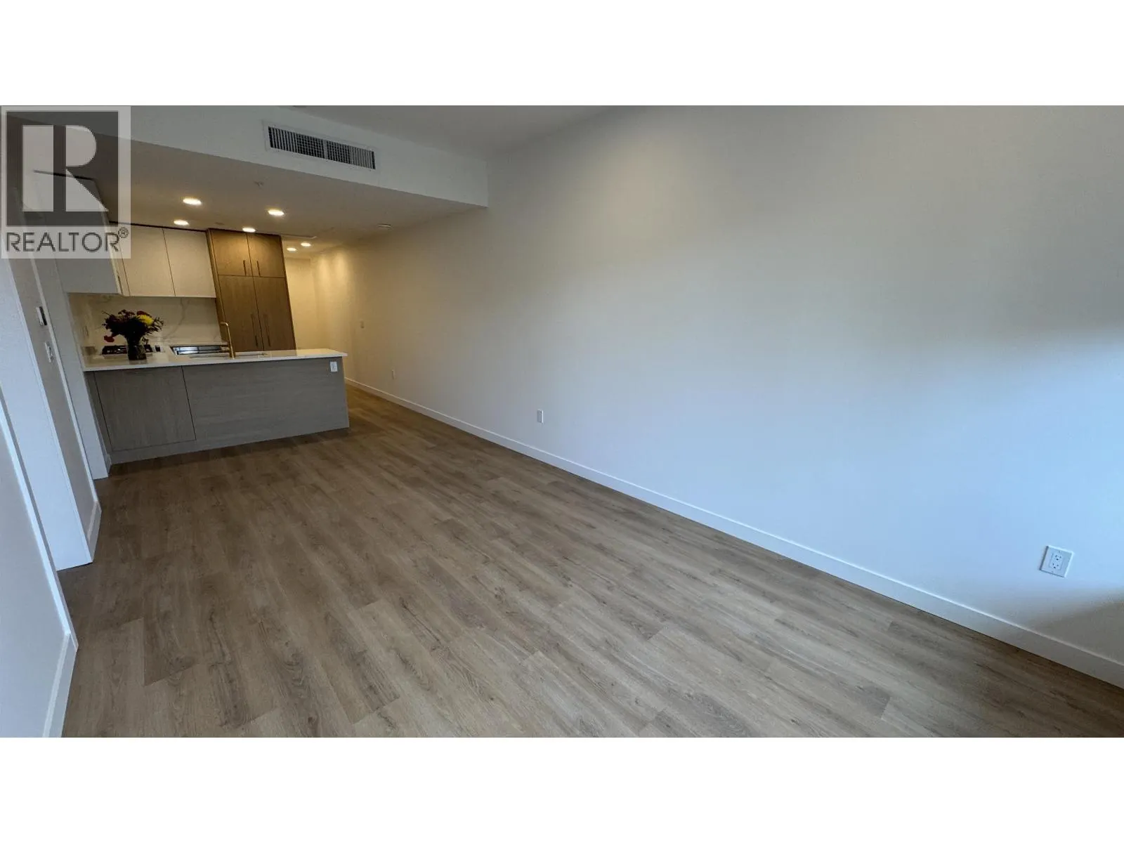 21X 375 CLAYTON STREET