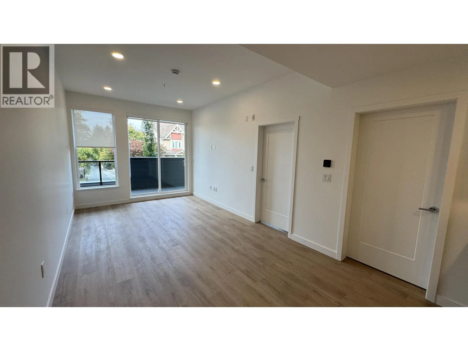 21X 375 CLAYTON STREET