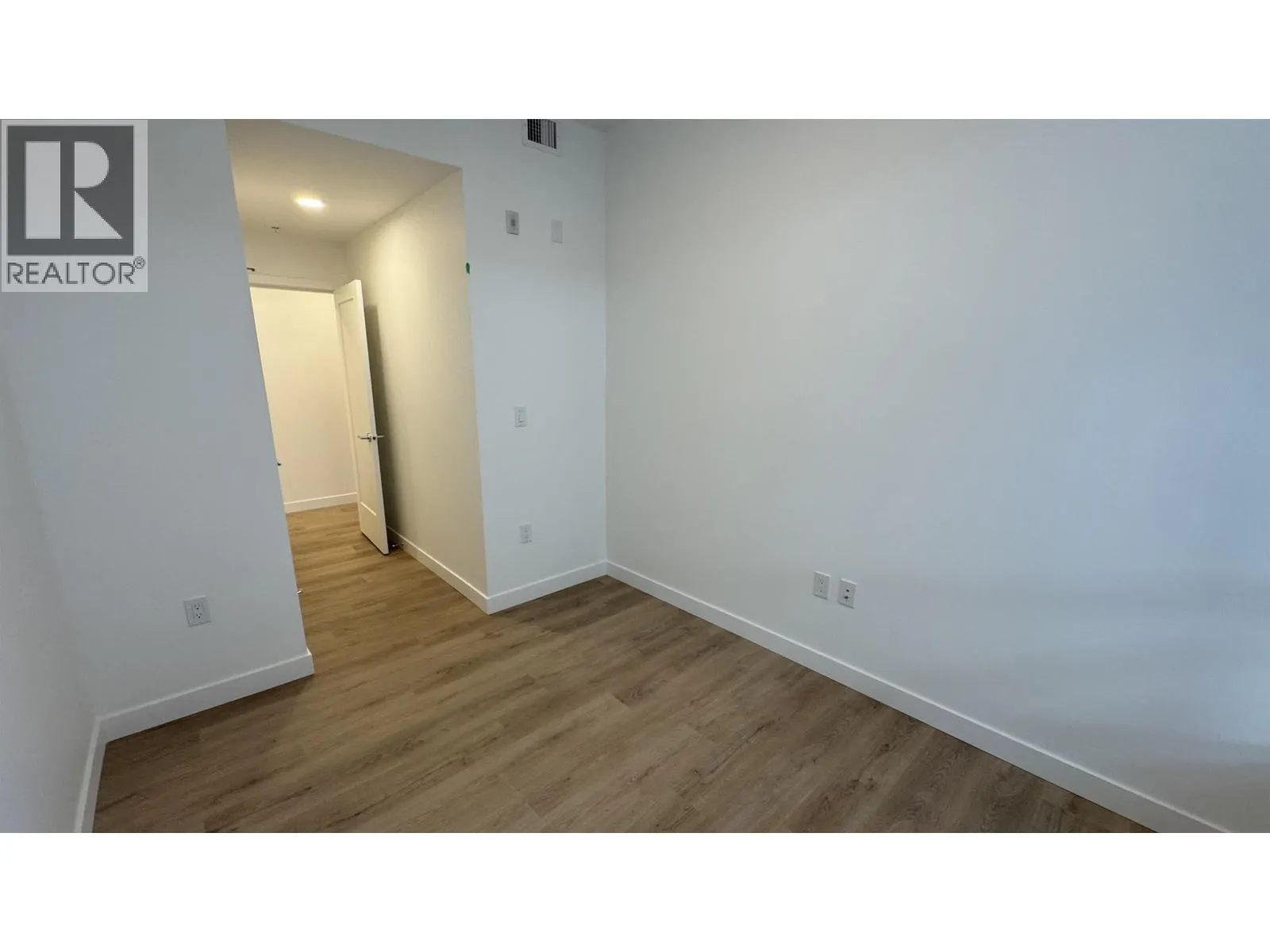 21X 375 CLAYTON STREET