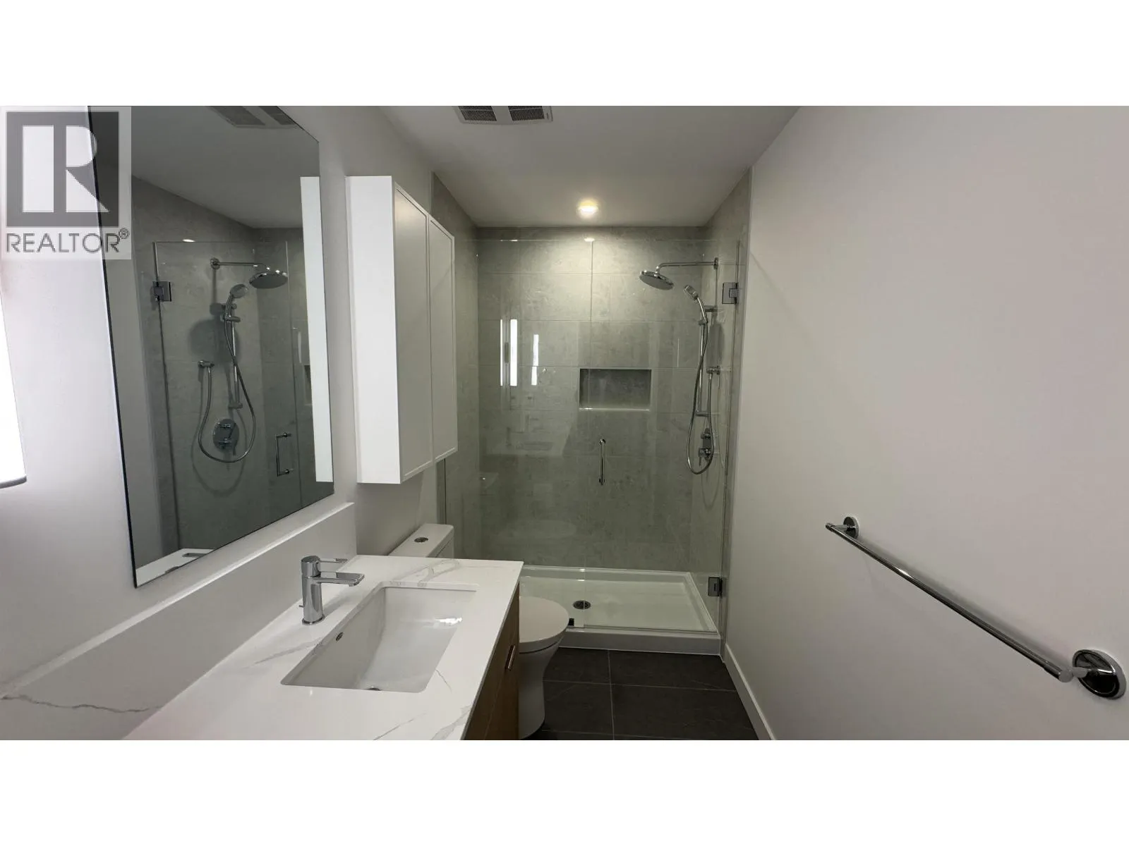 21X 375 CLAYTON STREET