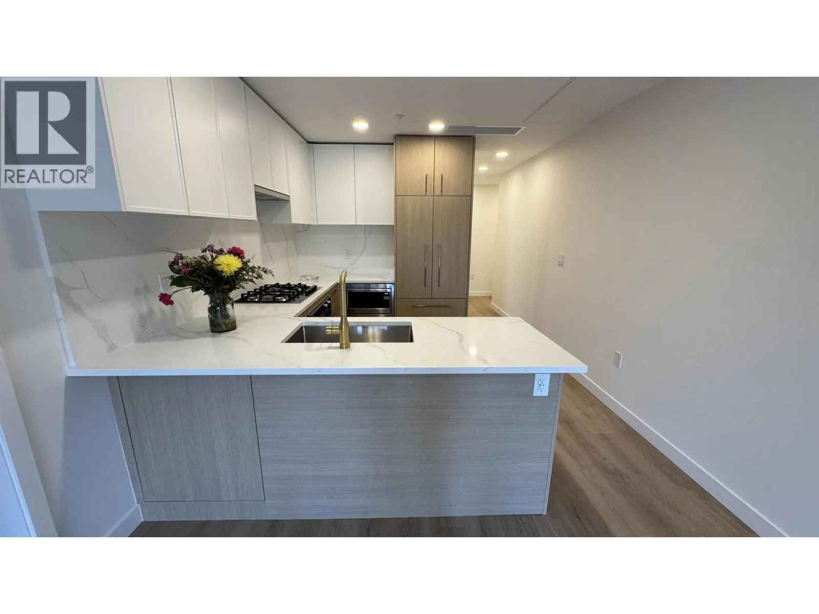 21X 375 CLAYTON STREET