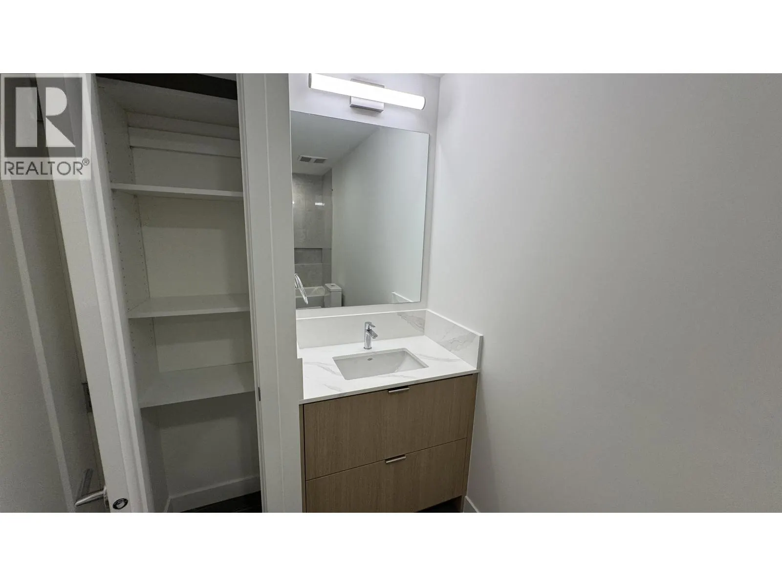 21X 375 CLAYTON STREET