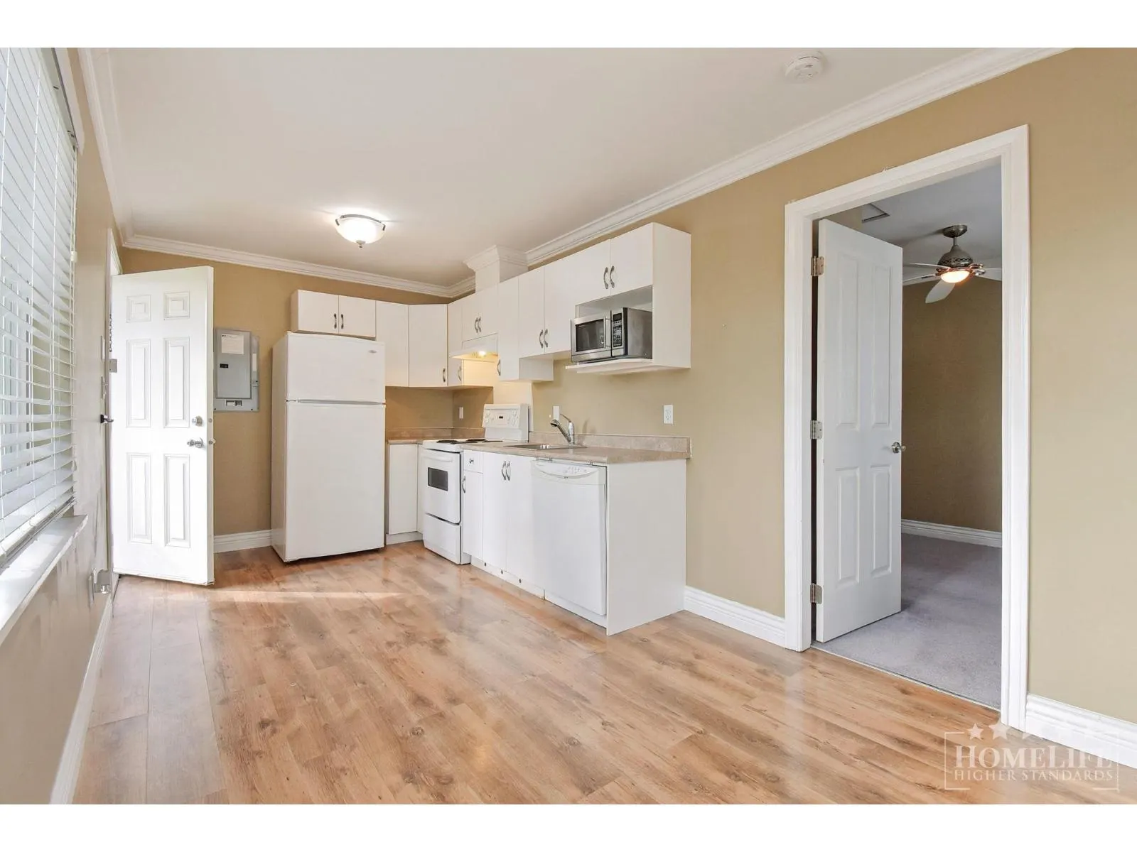 Coach House 7052 195 STREET