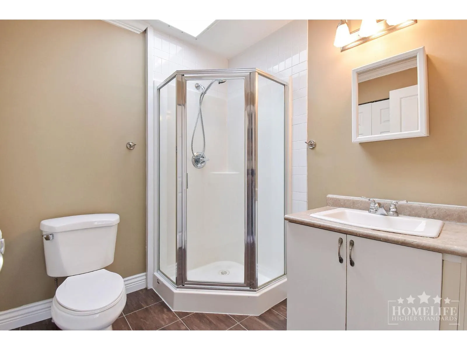 Coach House 7052 195 STREET