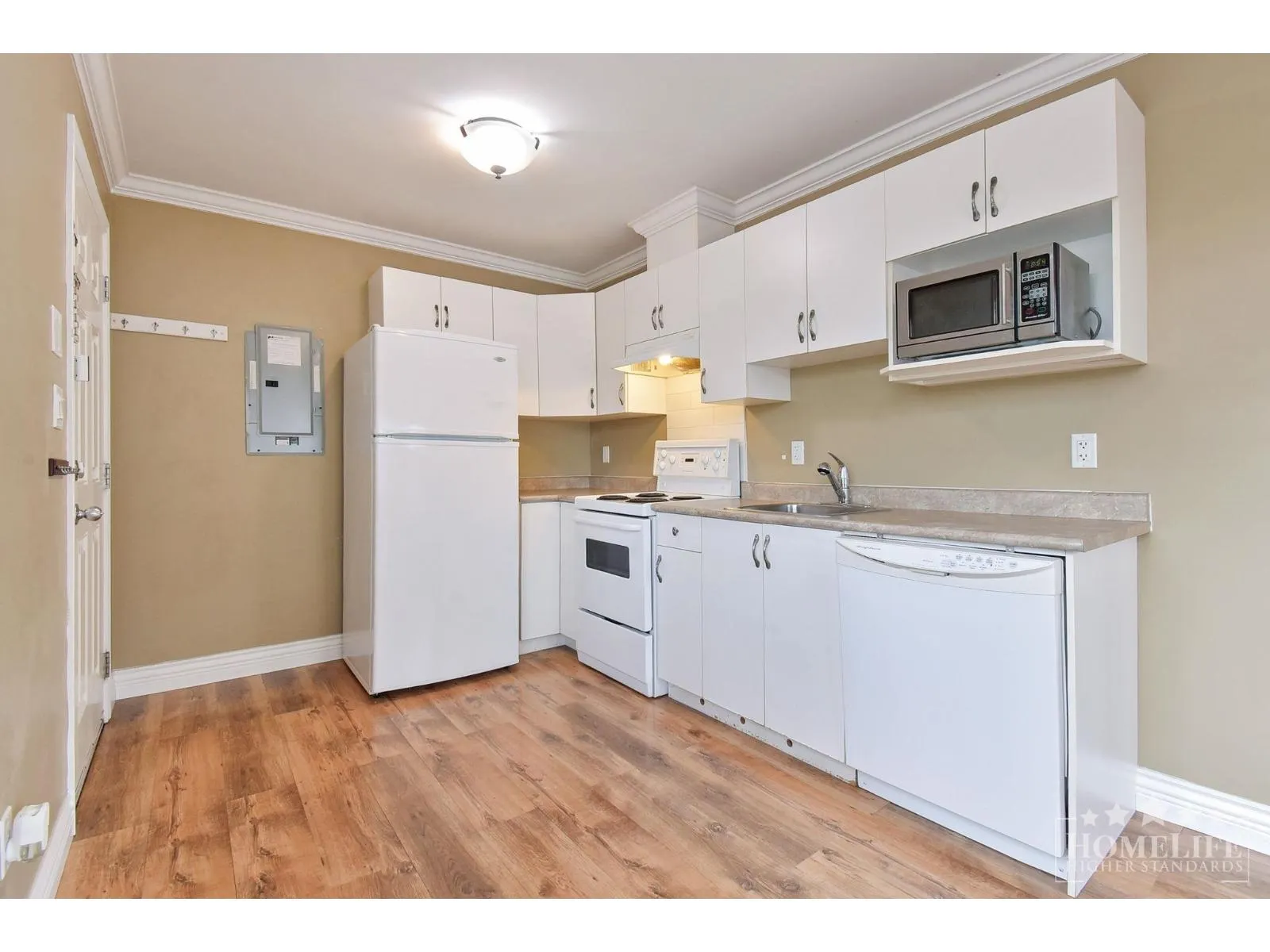 Coach House 7052 195 STREET