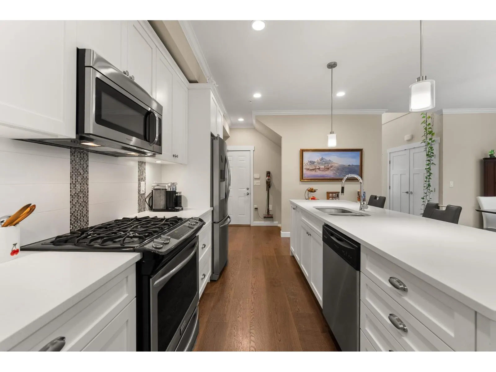 20 7059 210 STREET