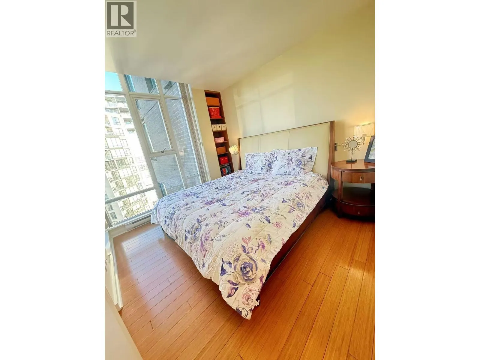 3207 583 BEACH CRESCENT