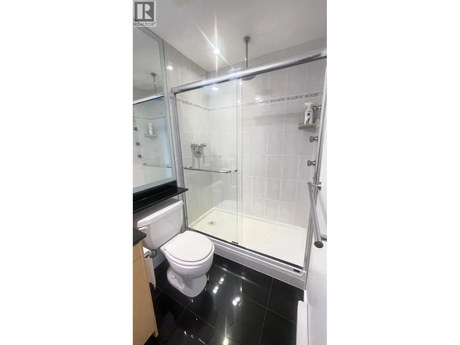 3207 583 BEACH CRESCENT