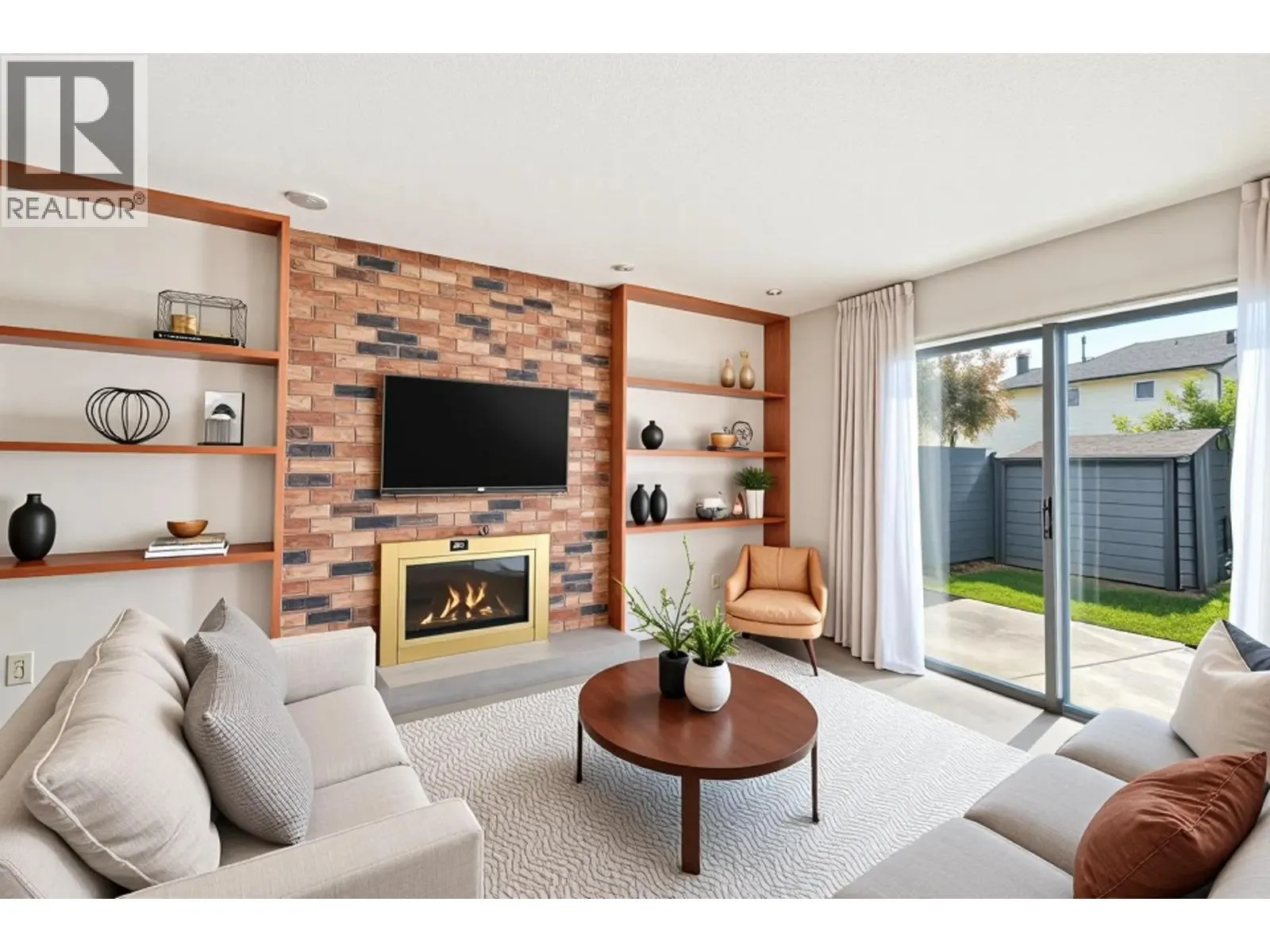 5202 HOLLYWOOD DRIVE