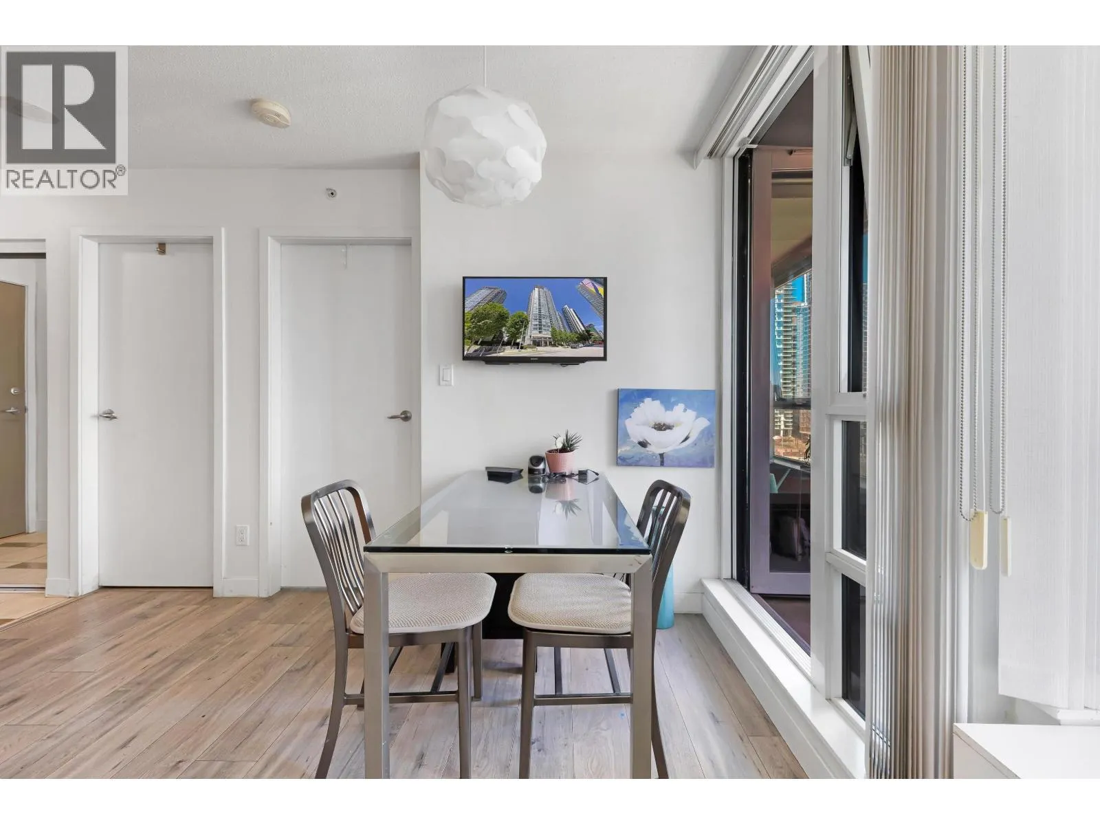 1607 1495 RICHARD STREET