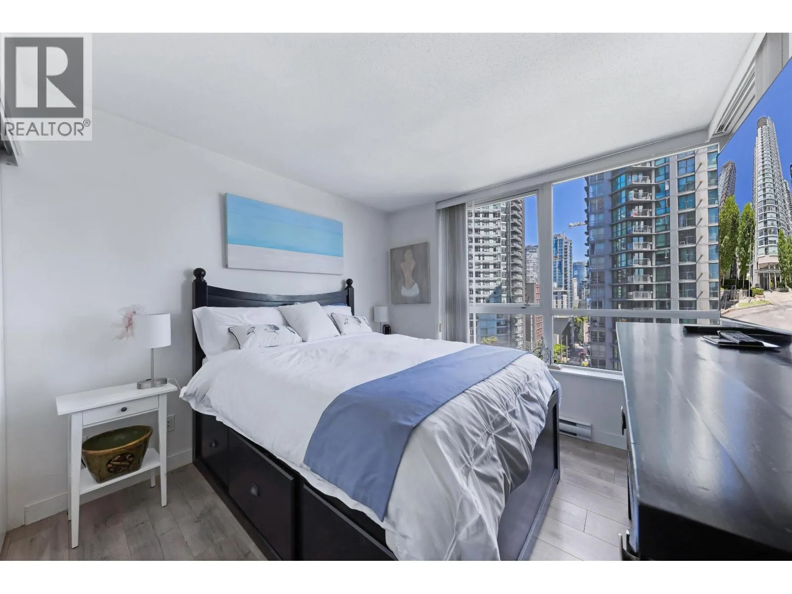 1607 1495 RICHARD STREET