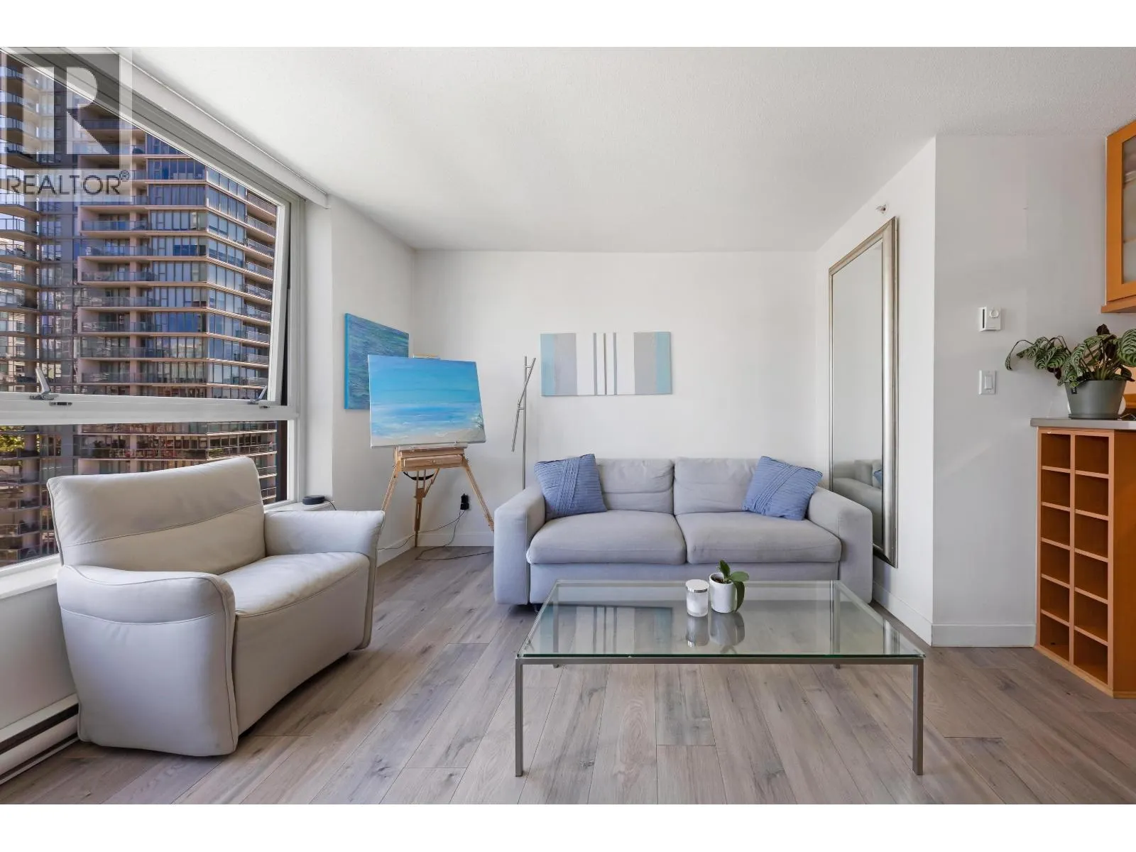1607 1495 RICHARD STREET
