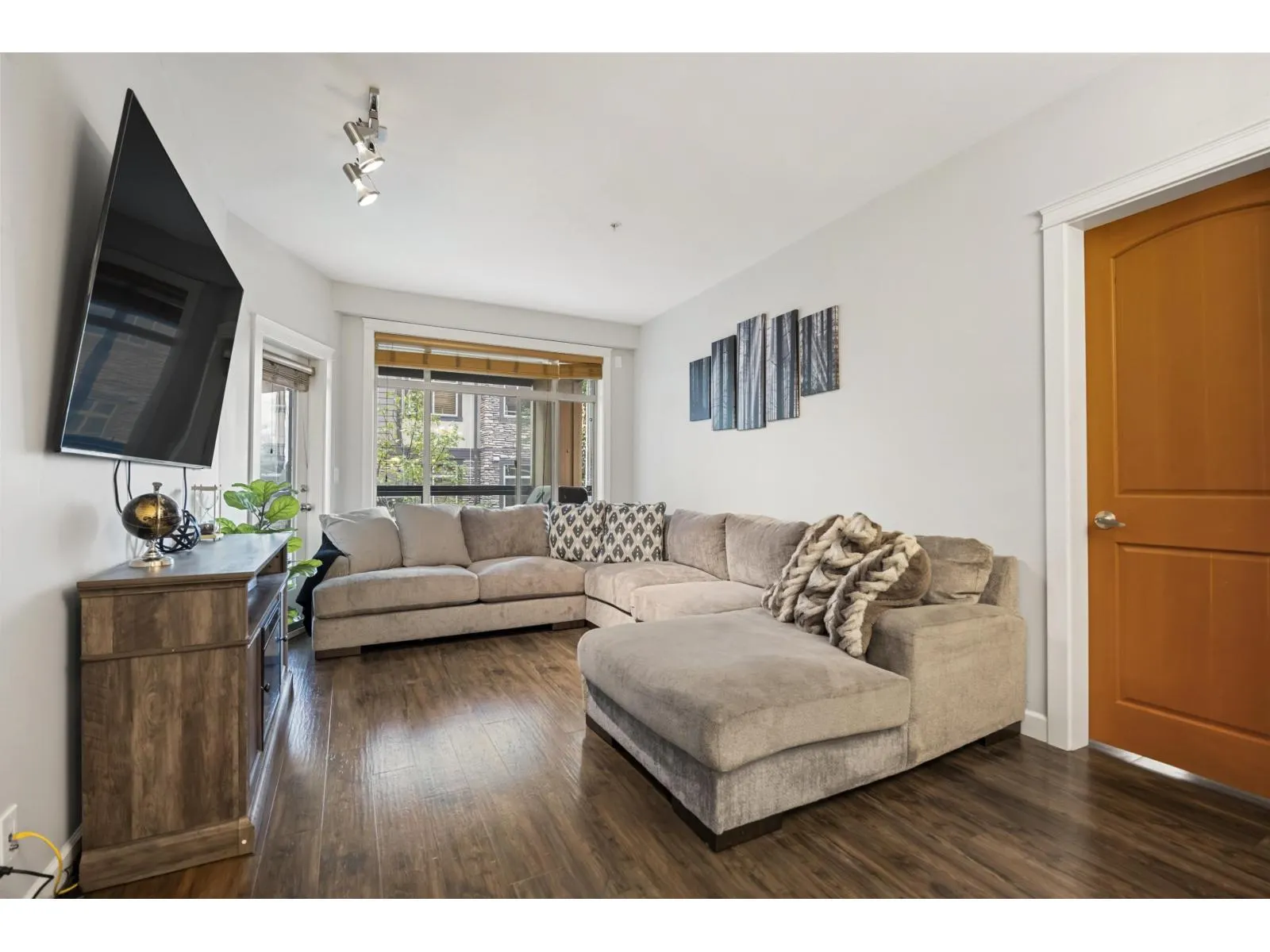 336 8288 207A STREET
