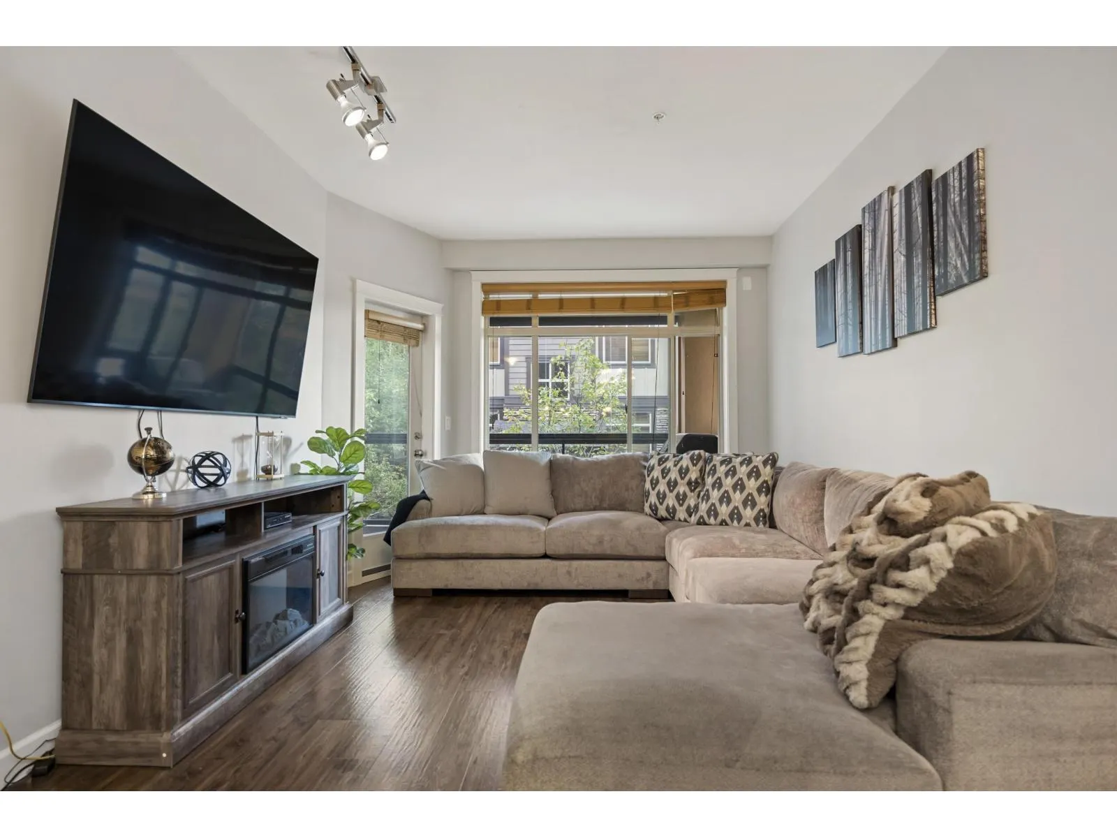 336 8288 207A STREET
