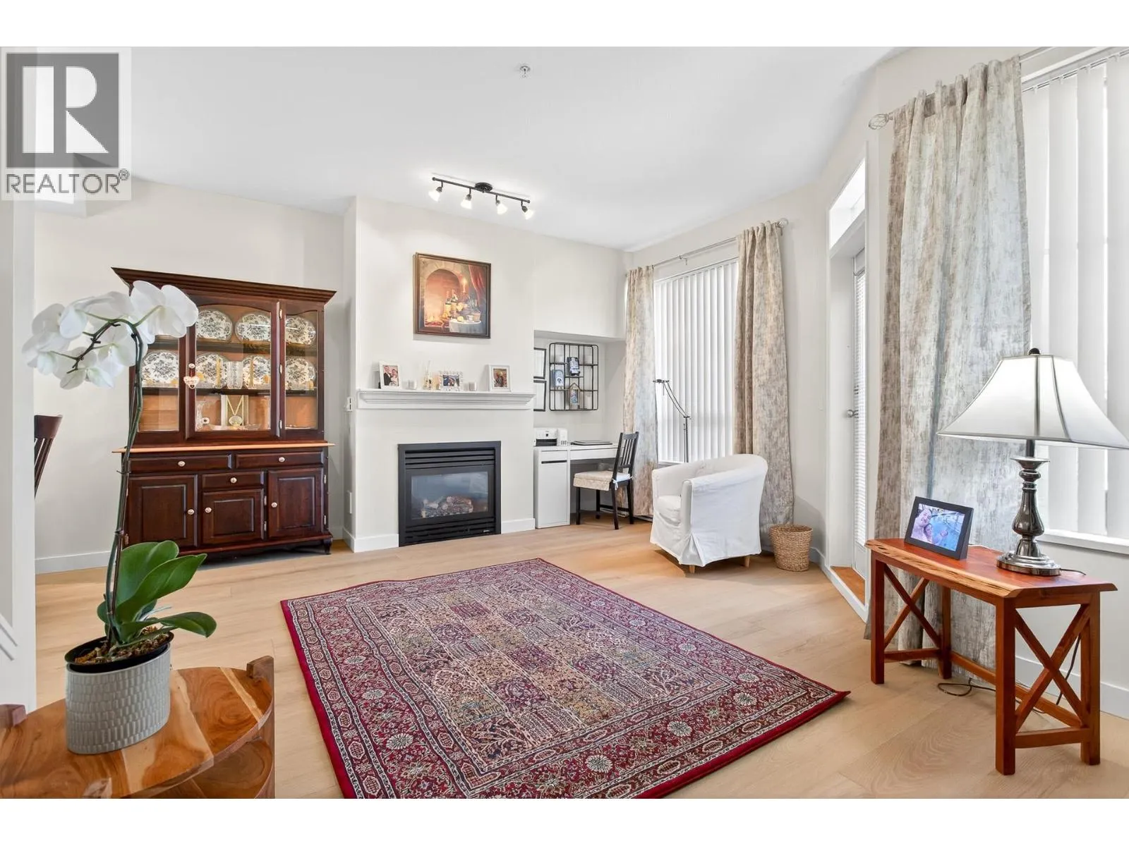 201 815 FIRST STREET