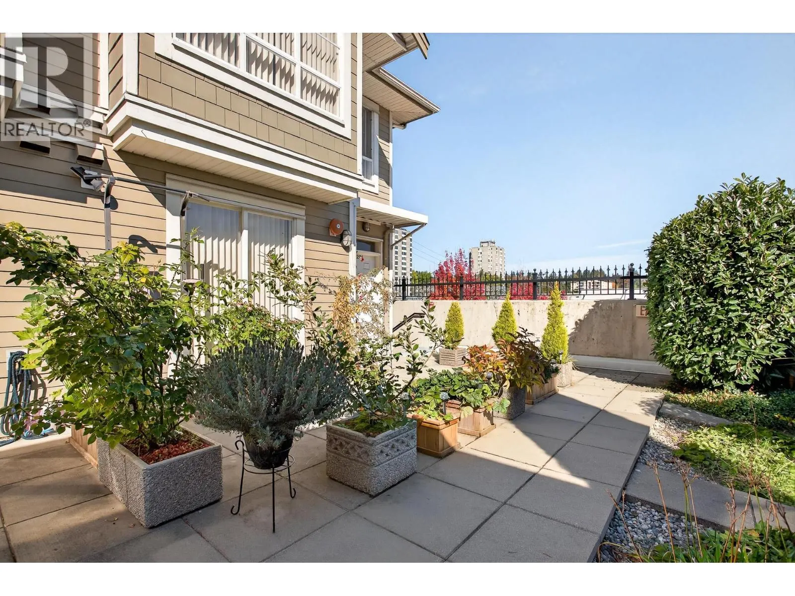 201 815 FIRST STREET