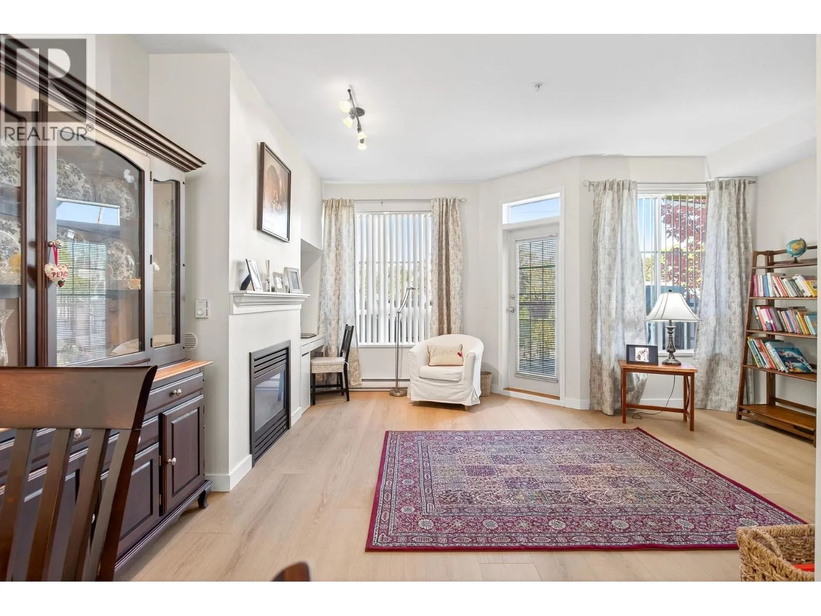 201 815 FIRST STREET