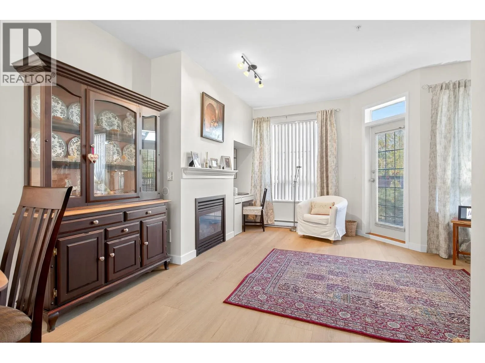 201 815 FIRST STREET