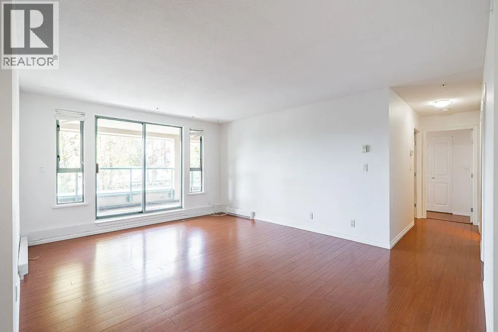 211 223 MOUNTAIN HIGHWAY