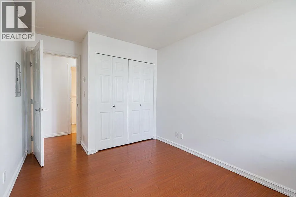 211 223 MOUNTAIN HIGHWAY
